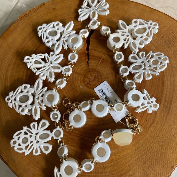 🔥EUC JCrew Cream  Crystal Clusters Necklace - Picture 4 of 6